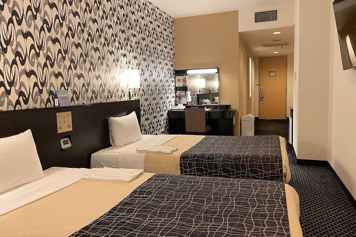 Room 11 of 115