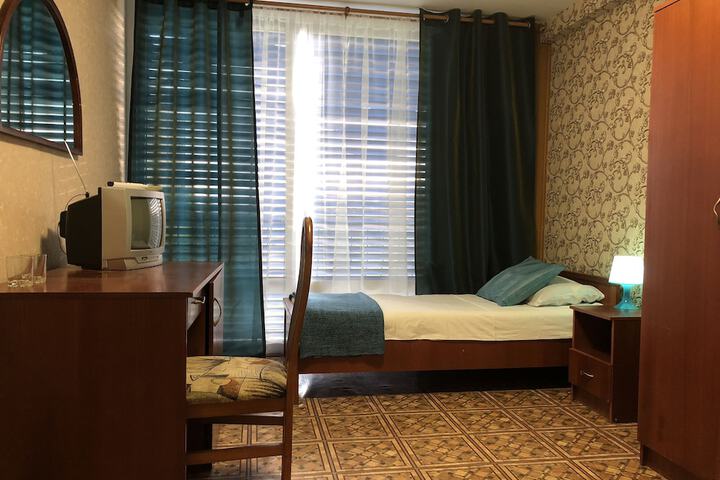 Room 4 of 20