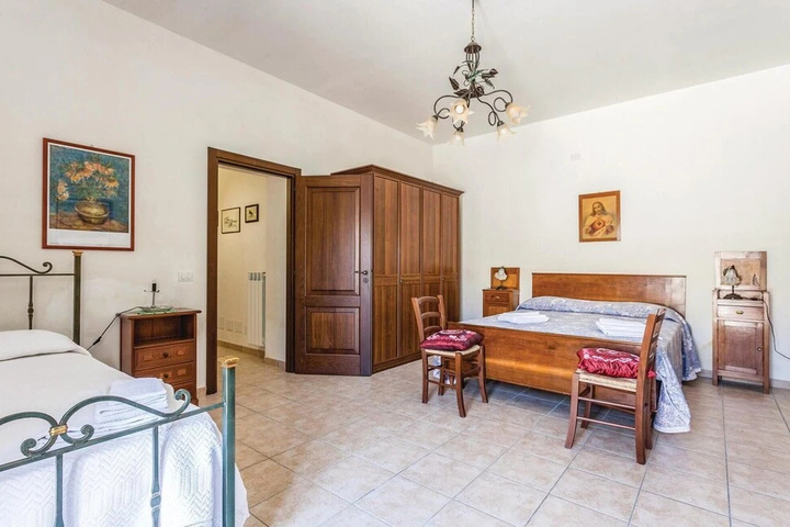 Room 4 of 21