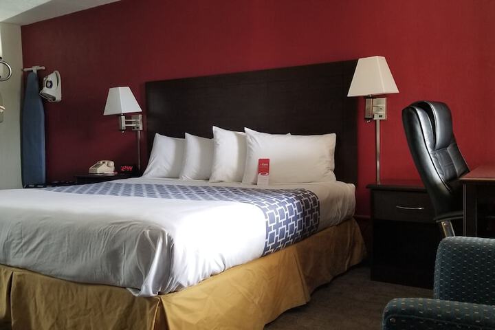Standard | King Bed (17 of 18)