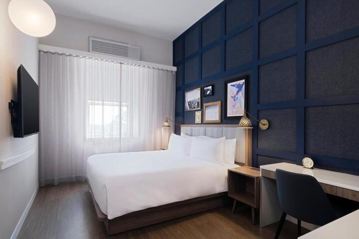 2 Double Beds (1 of 9)