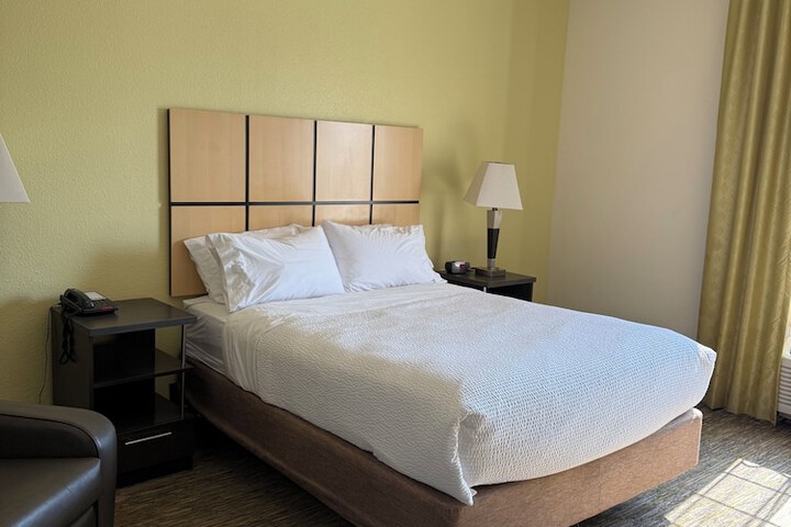 Room 6 of 22