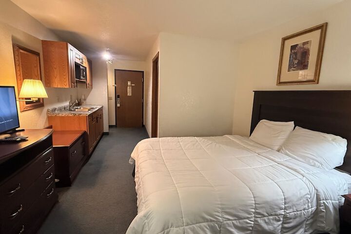 Room 13 of 36