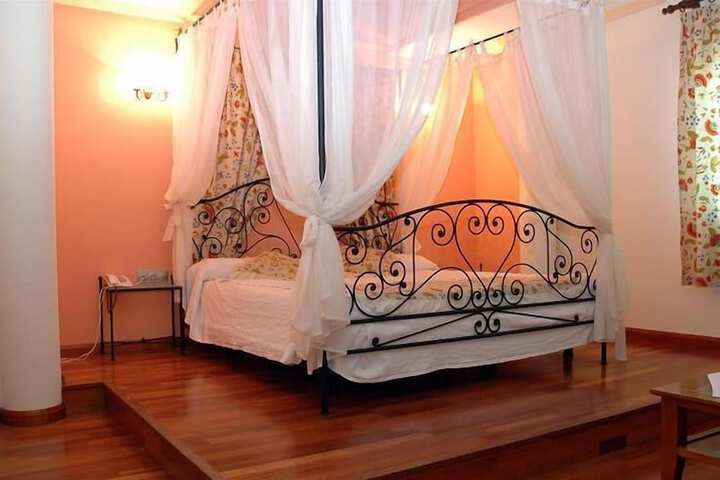 Room 8 of 29