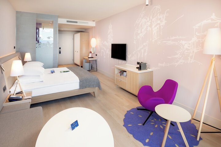 Room 56 of 310