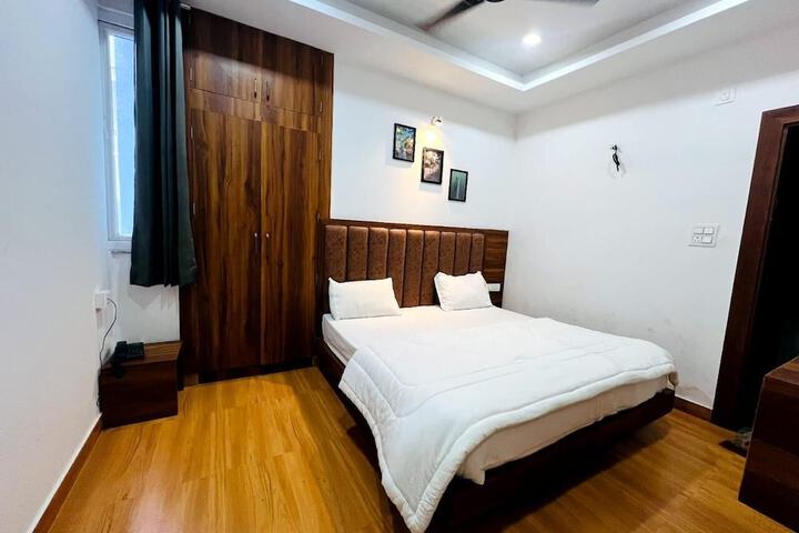 Room 4 of 19