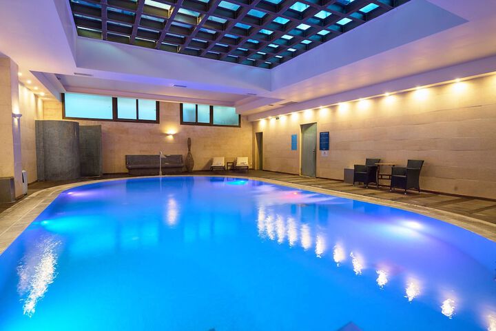 Pool 75 of 169