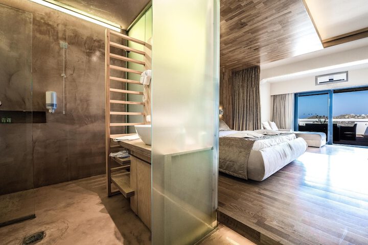 Room 11 of 72