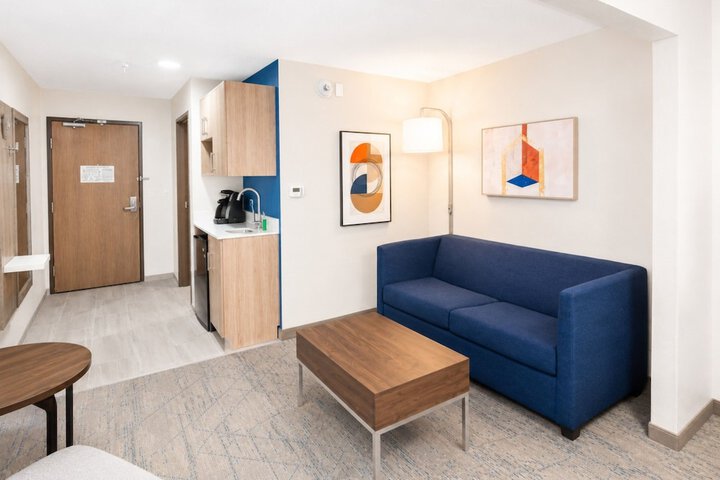 Room 51 of 107