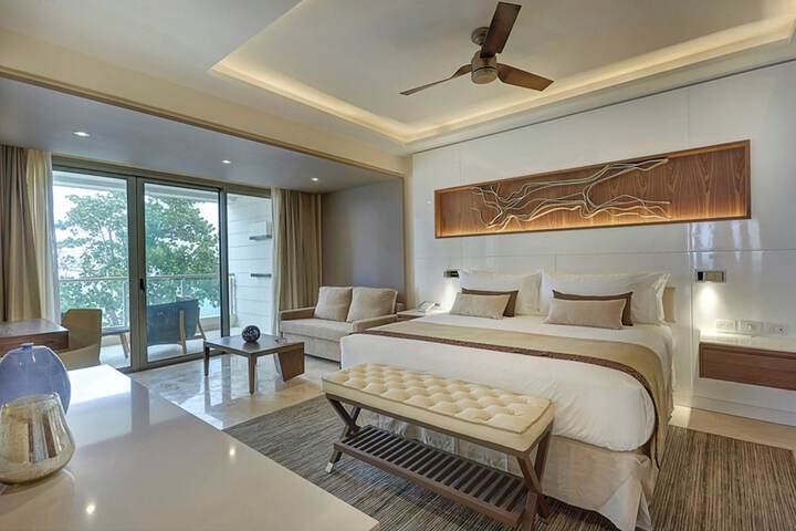 Room 40 of 218