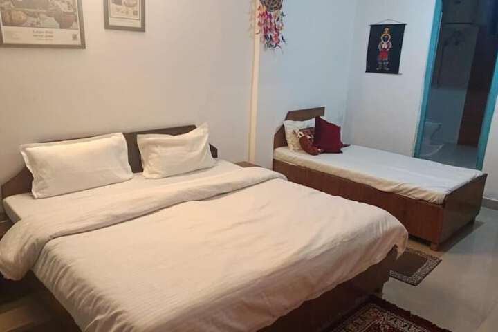 Room 7 of 13