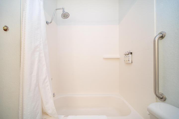 Standard | King Bed (4 of 15)