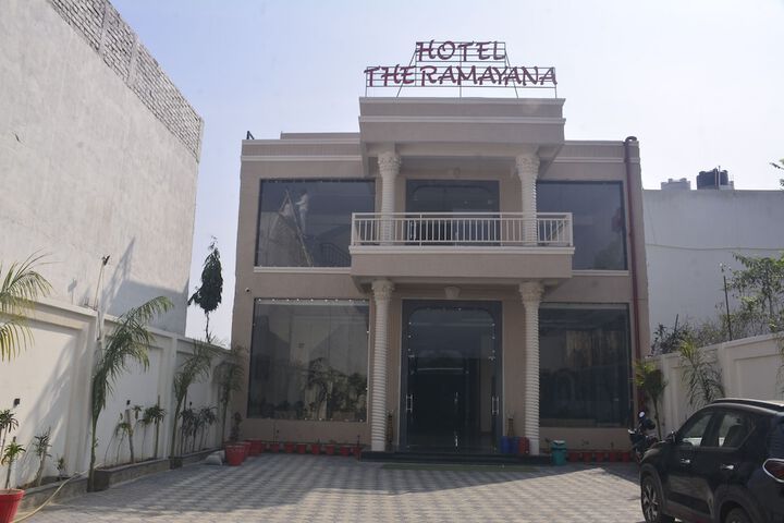 Hotel 10 of 11