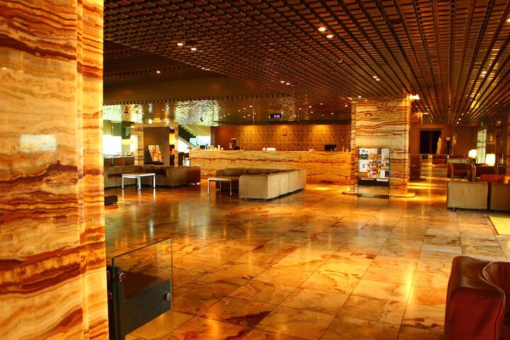 Hotel 8 of 65