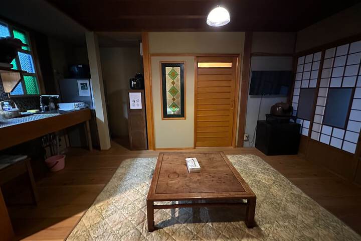 Room 27 of 61