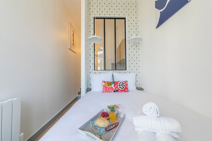 Room 13 of 118