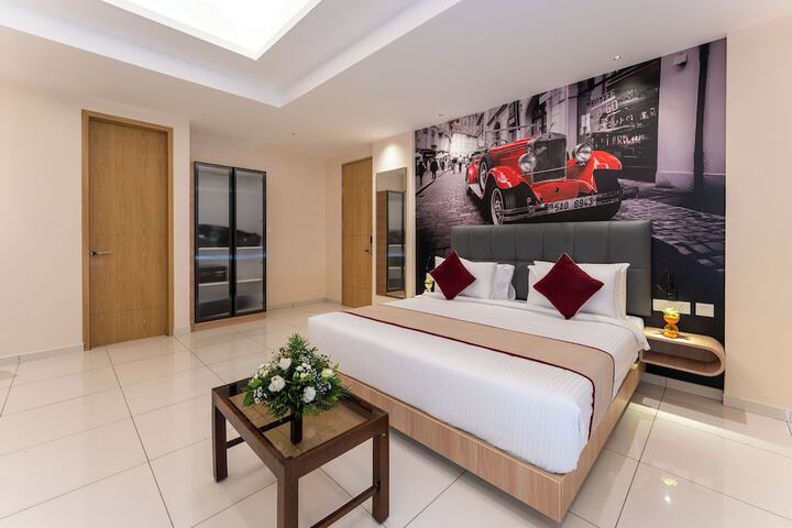 Room 12 of 33