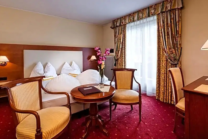 Room 5 of 22