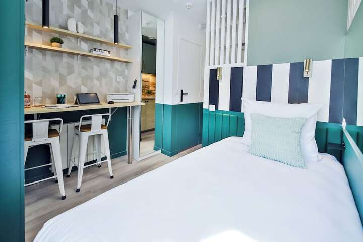 Room 108 of 270