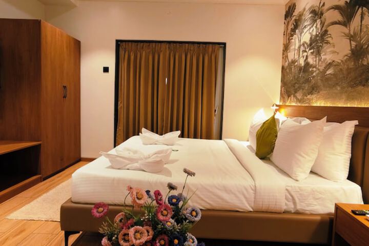 Room 5 of 24