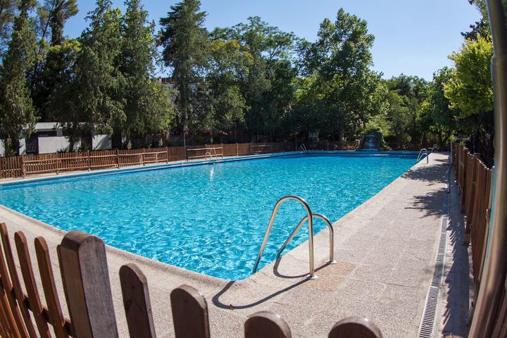 Pools & Facilities