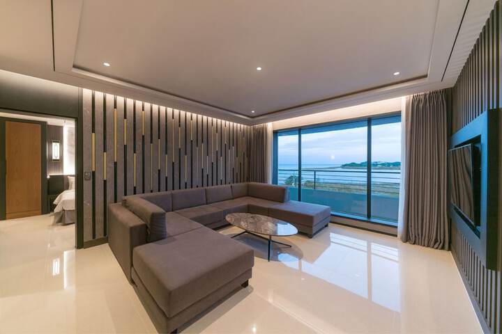 Room 73 of 111