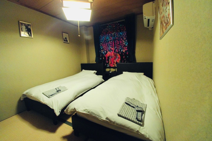 Room 13 of 54