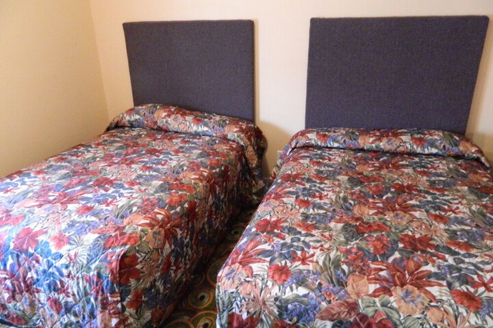 Room 5 of 13