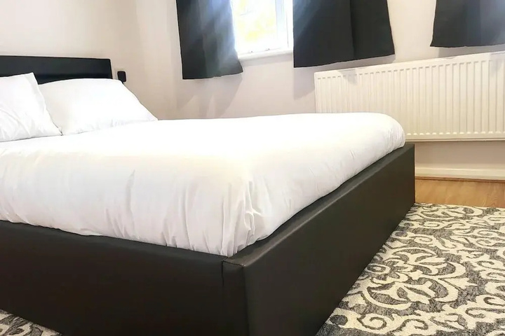 Room 4 of 14