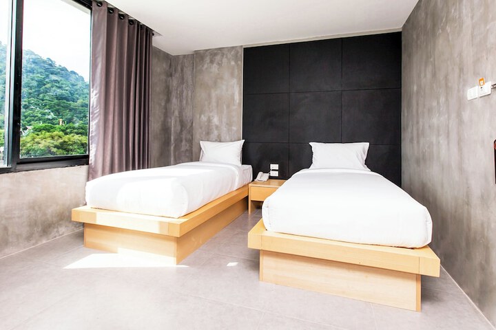 Room 3 of 26