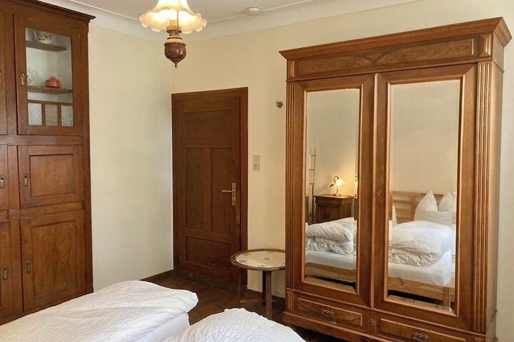 Room 22 of 28
