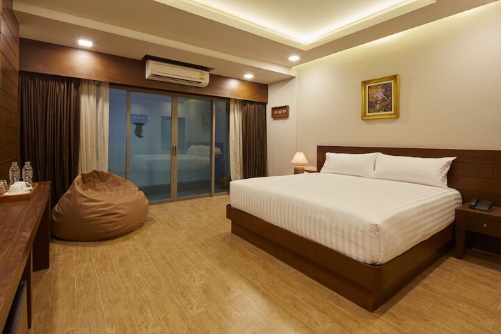 Room 9 of 67