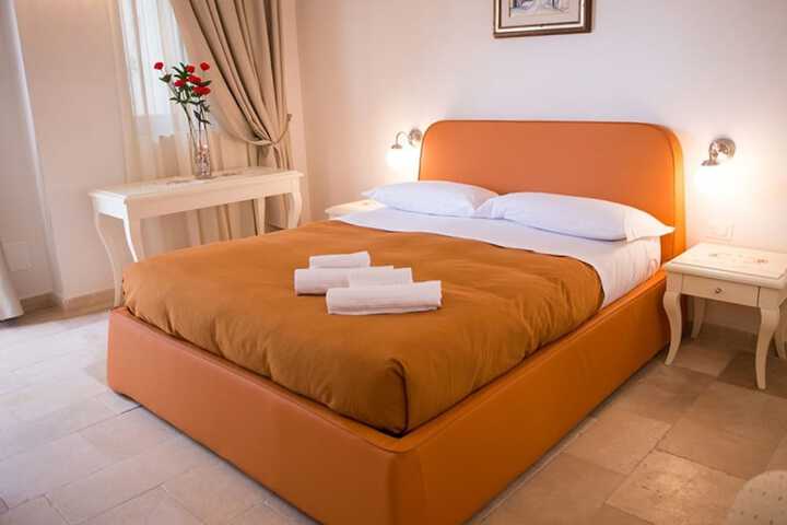 Room 18 of 65