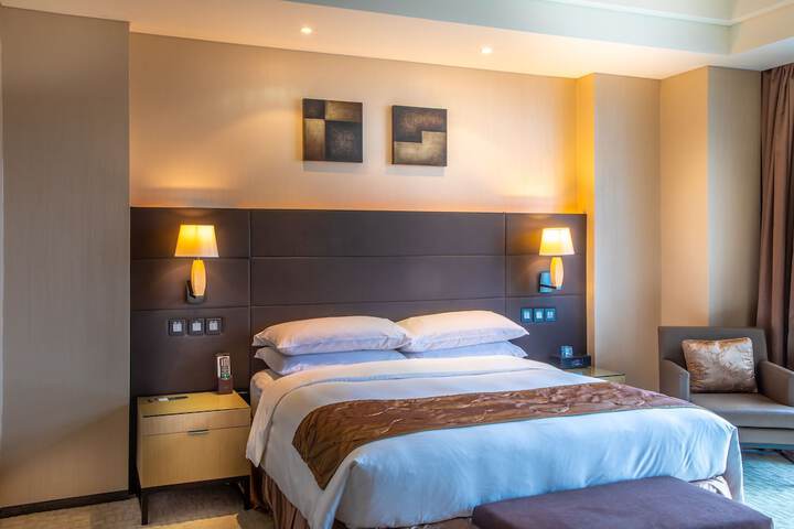 Room 13 of 92