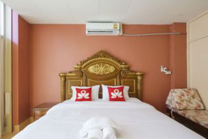 Room 11 of 31