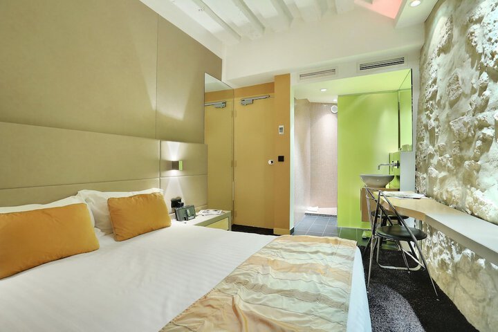 Room 15 of 47