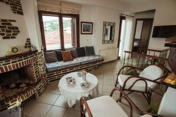Room 2 of 18