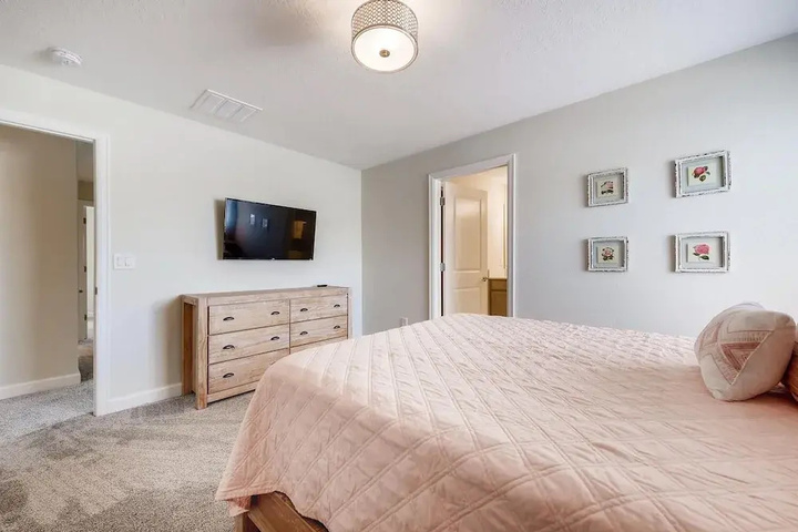 Room 3 of 25