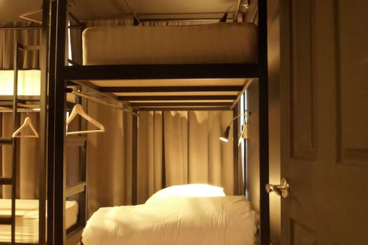 Room 9 of 30