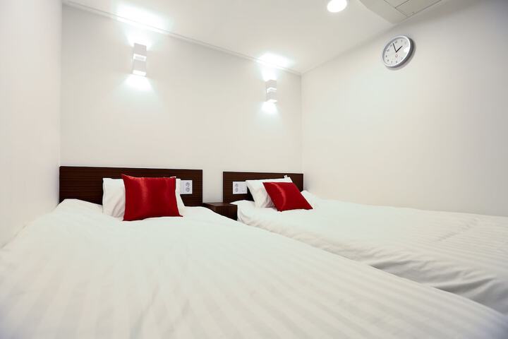 Room 17 of 30