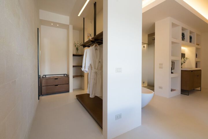 Room 21 of 81