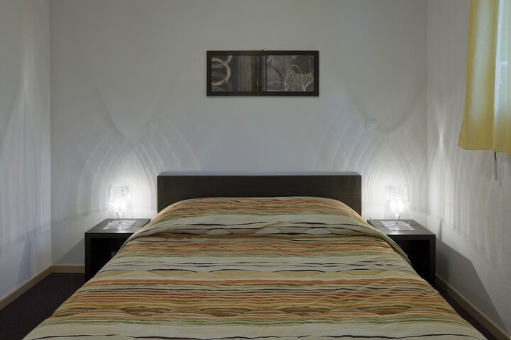 Room 8 of 40