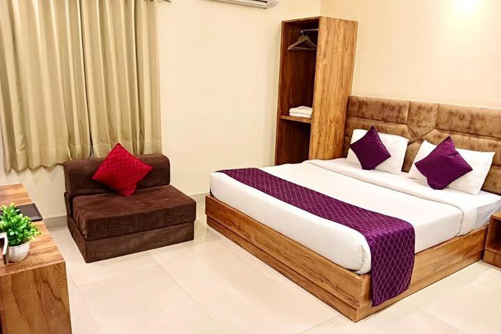 Hotel Brooklyn Suites - Near Golden Temple