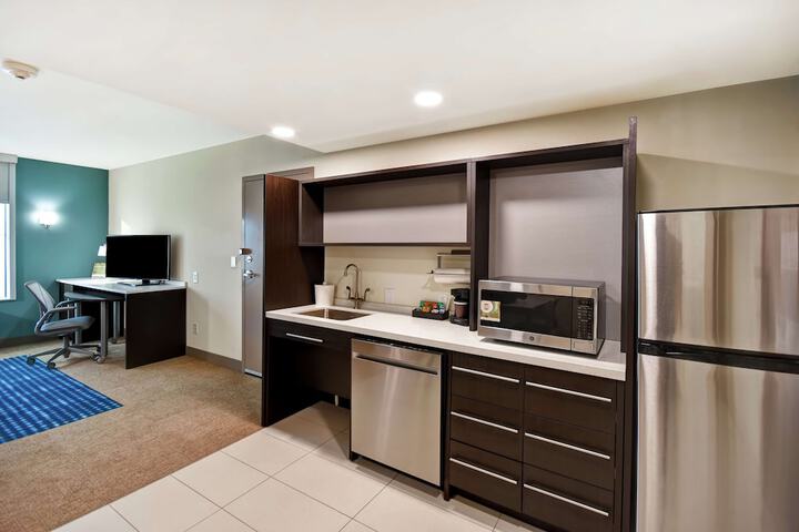 1 King Bed Studio Suite (20 of 22)