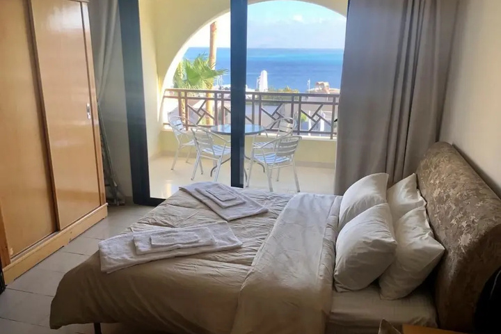 Stunning sea View Studio The View Waterside
