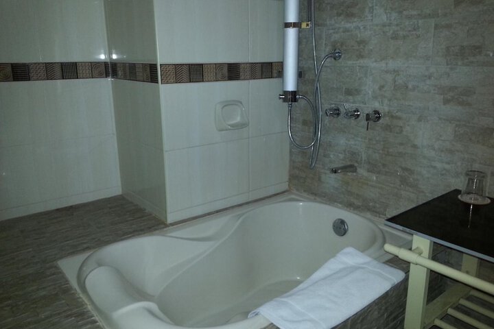 Room 20 of 49