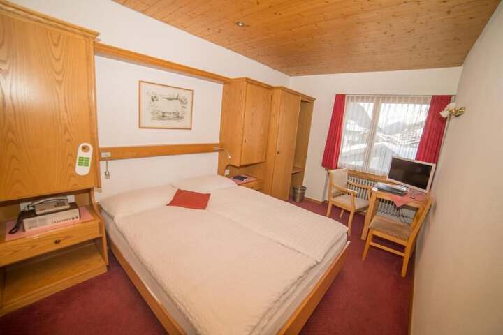 Room 16 of 75