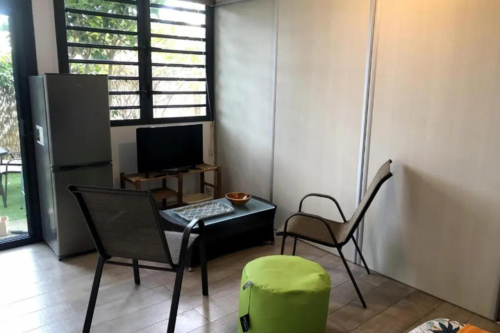 Room 4 of 12