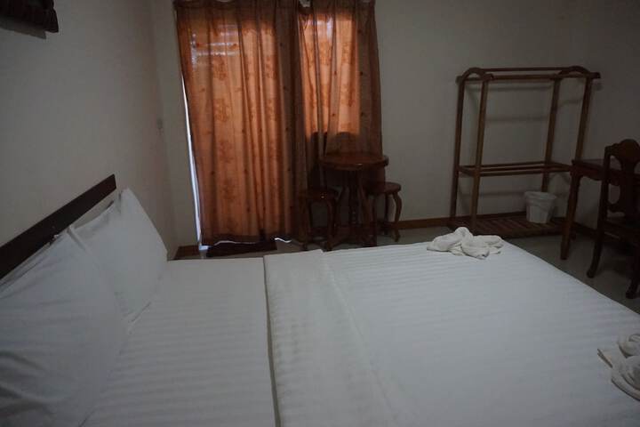 Room 9 of 24