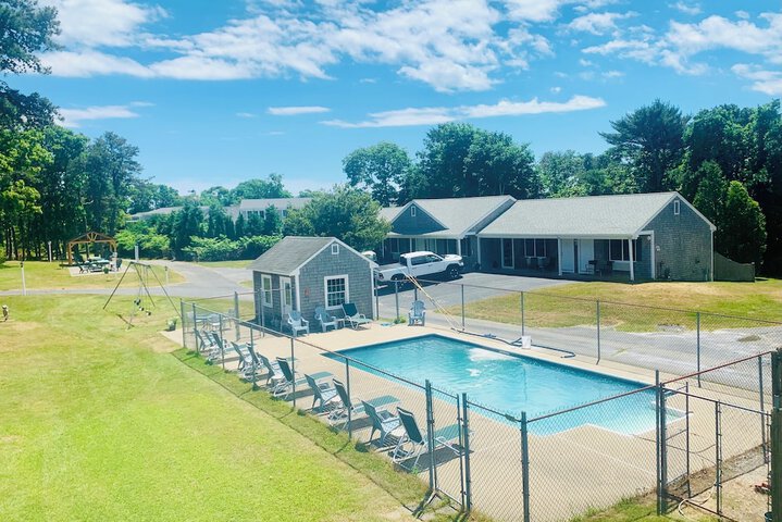 Pool 51 of 72